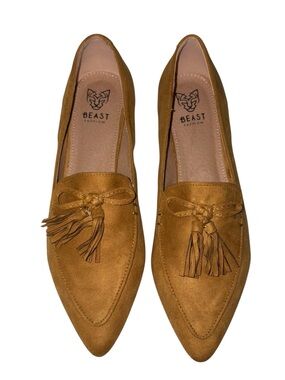 BEAST FASHION Women's Tan Suede Pointed Tassel Loafers size 8